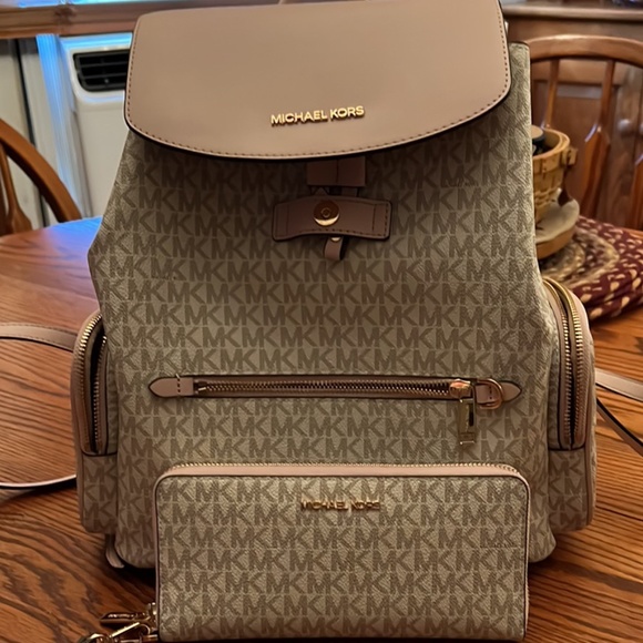 Michael Kors purse main image 7